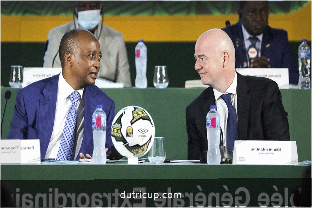 Soutien africain à Infantino face aux critiques de la vente de la Coupe du monde