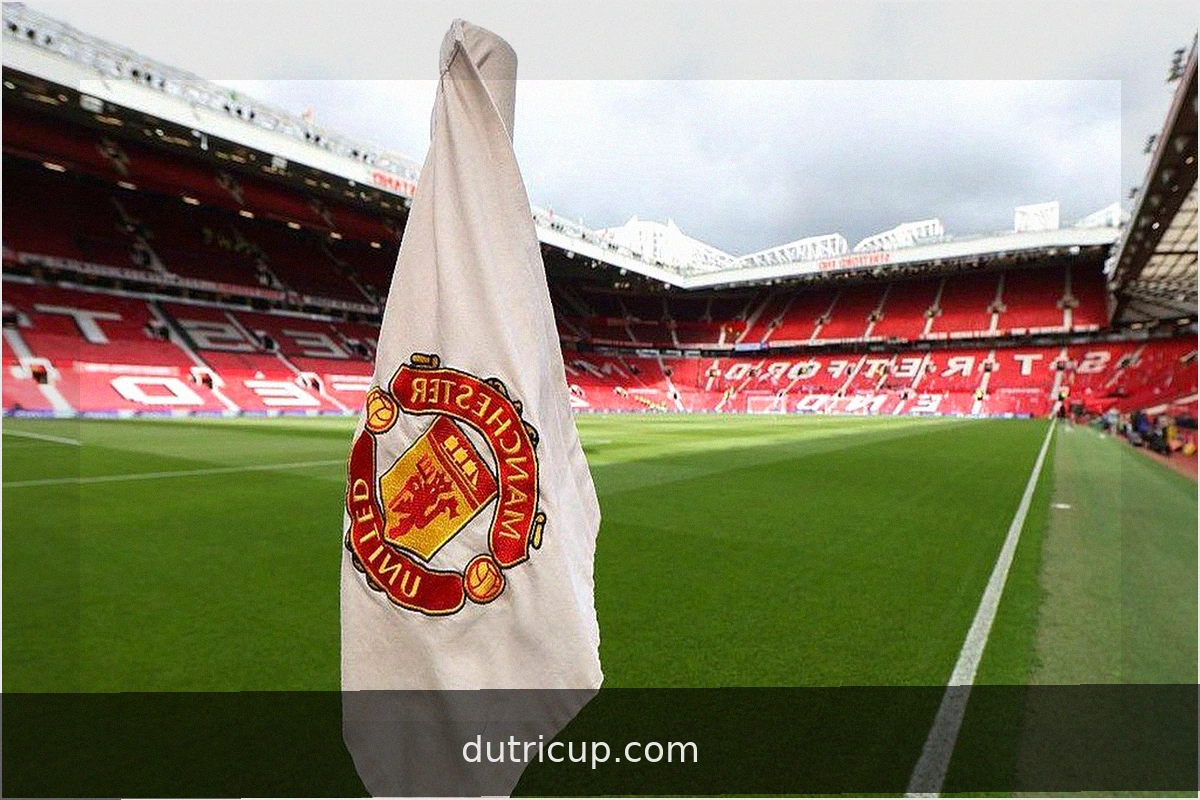Homenaje del Man Utd al 'Orgulloso Rojo' oficial fallecido en accidente en la A66